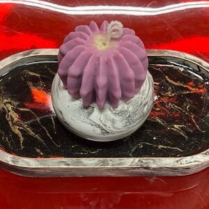 Resin Crete and wax scented candles. 25$